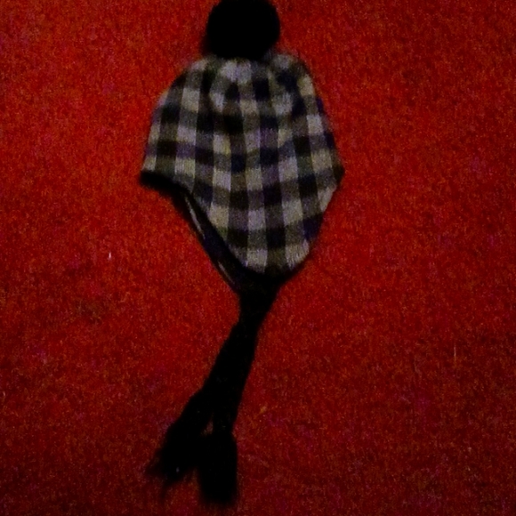 Men's tassel top ear flap beanie grey/black checkered - Picture 1 of 2
